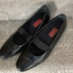 Munro black shoes